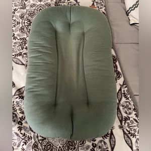 Snuggle Me Organic lounger
